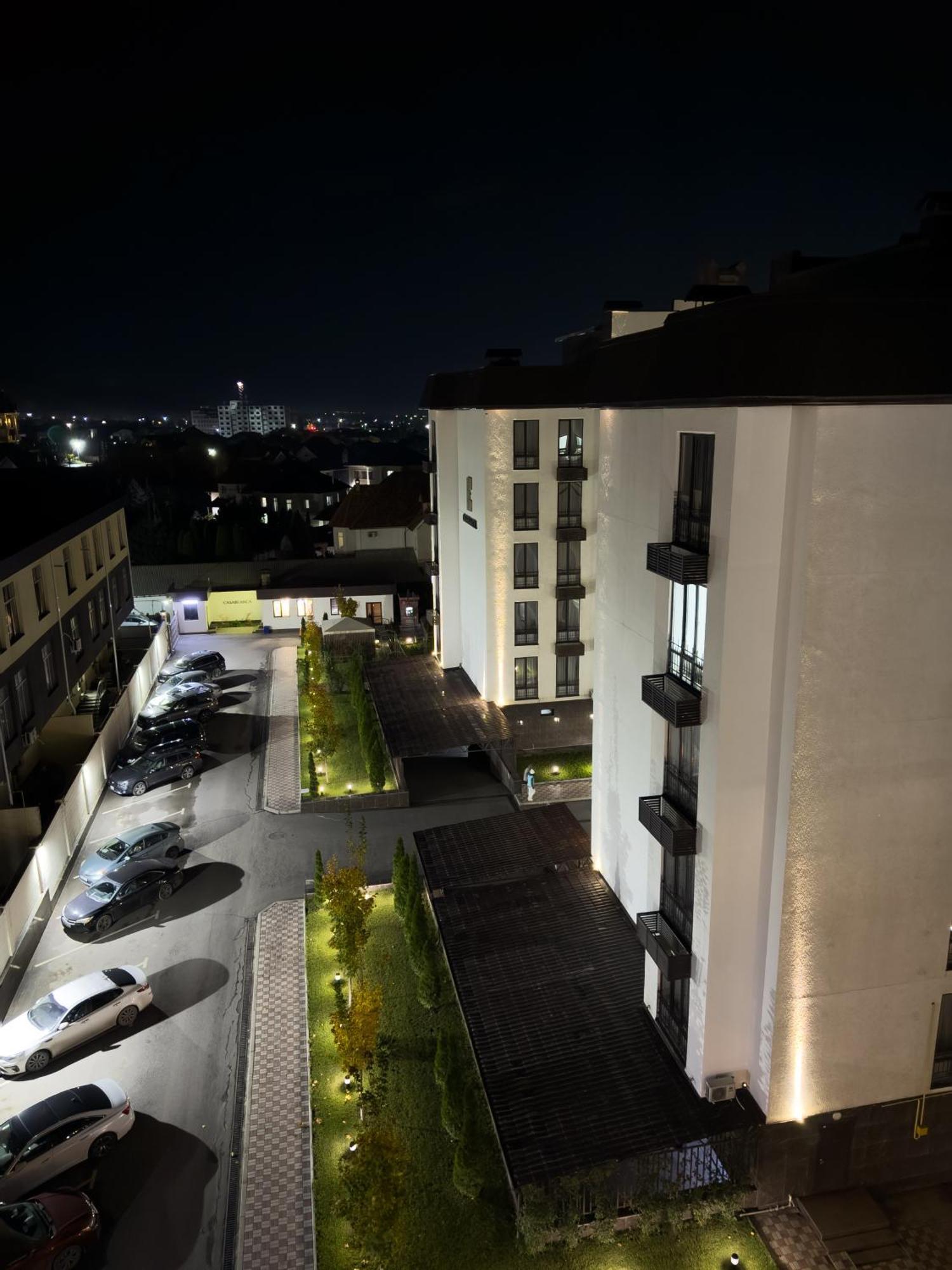 Casablanca Apart Hotel Бишкек Экстерьер фото