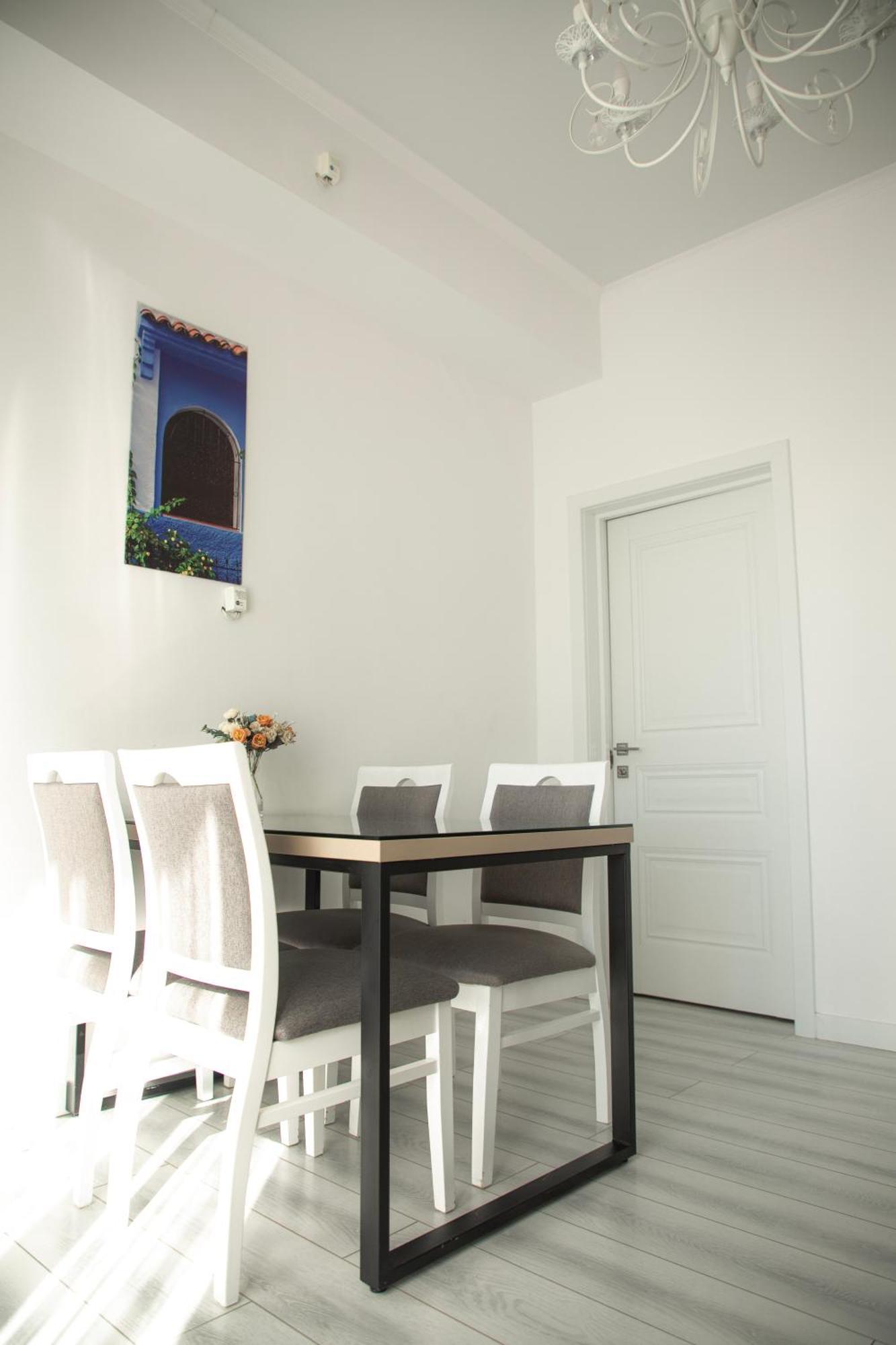 Casablanca Apart Hotel Бишкек Экстерьер фото